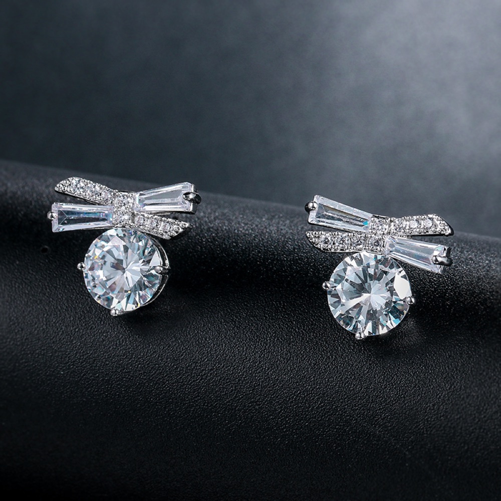 Bow & Motif Details